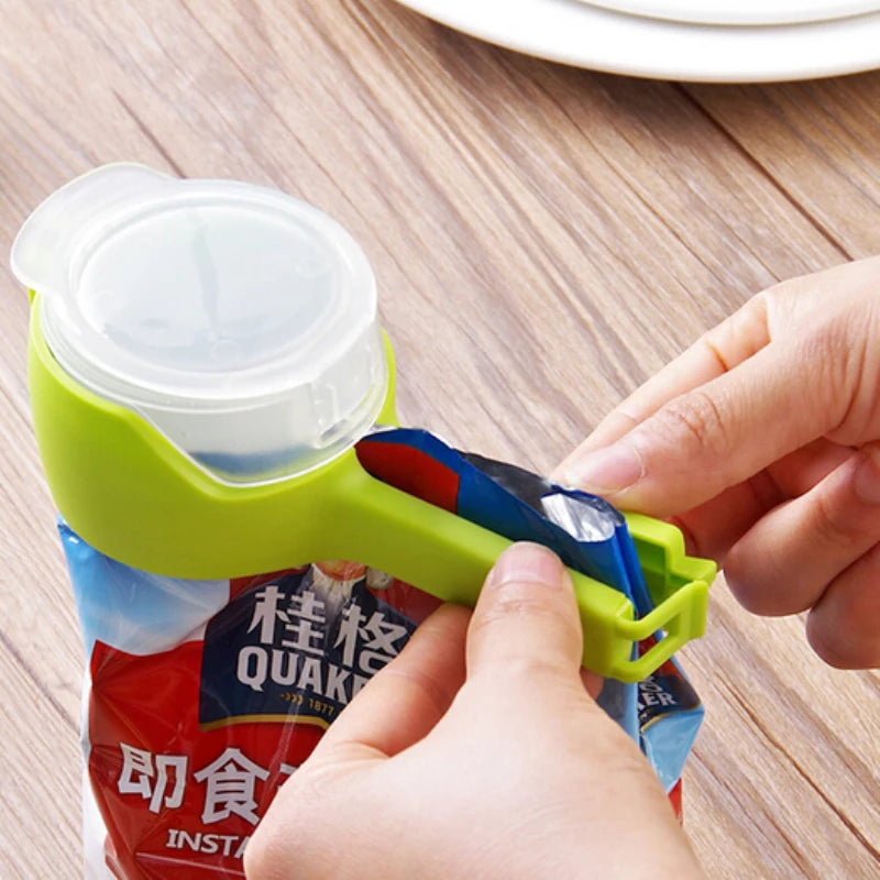 Travel food clip,